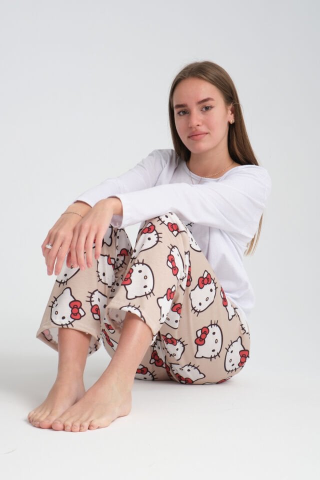 Uzun Kollu Krem Hello Kity Baskılı Pijama Takımı